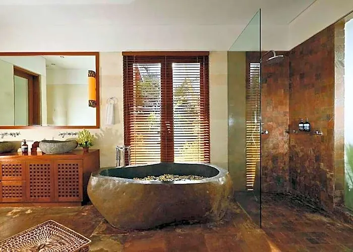 Hill View 6 Bedroom Private Pool Zn46